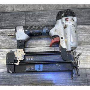 Porter Cable BN200C Pneumatic 18-Gauge Finish Nailer USED. Tested, Works. {17}.